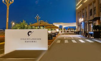 CLGLE BY LANDISON HOTEL