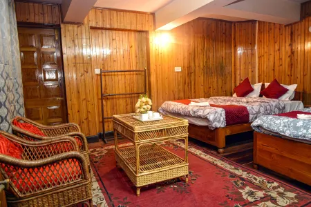 Darjeeling Hotel Milkyway Отели рядом с достопримечательностью «Гум Монастери»