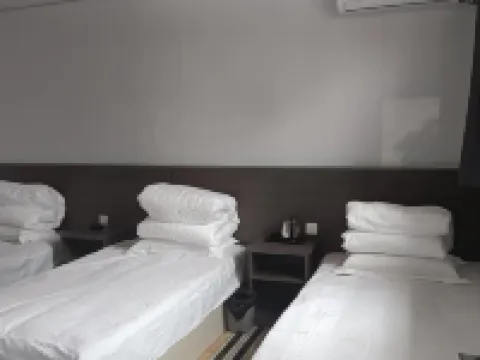 Fuqiang Guest House (Gongnong Road Branch) Hotels in Dashiqiao