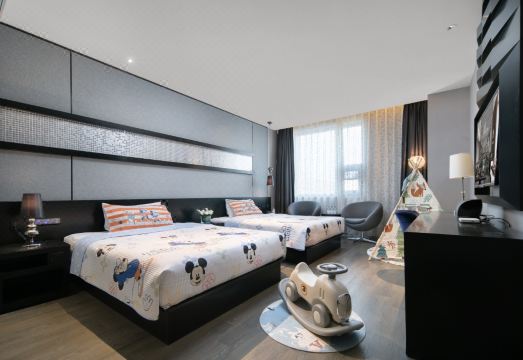 크리스탈 오렌지 호텔 로비