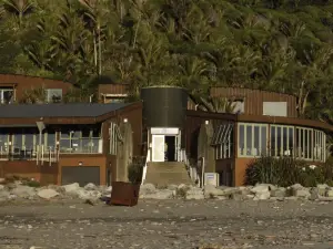 Popular Scenic Hotels in West Coast