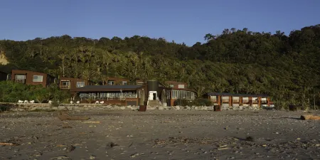 Scenic Hotel Punakaiki Отели рядом с достопримечательностью «Панкейк Рокс Лукаут»