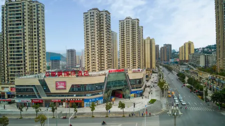 Jifeng Weiduo Hotel (Shizhu County Station) Отели в г. Шичжу-Туцзяский автономный уезд