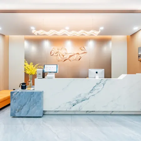 Yaji Hotel (Urat Qianqi Railway Station Tianyi Commercial Building)