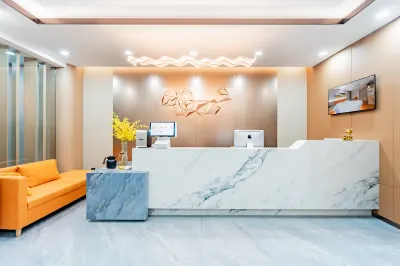 Yaji Hotel (Urat Qianqi Railway Station Tianyi Commercial Building)