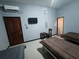 Hotel Rayyan Bed & Breakfast Near Bandara Juanda T2