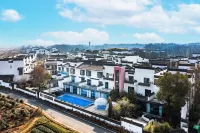 Floral Lux Hotel · Huangshan Dalv Xiaoshe Travel Houselet(Xixi Nangu Village Store)