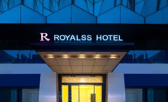 R ROYALSS HOTEL