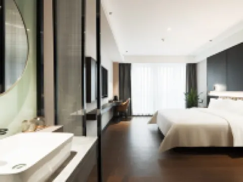 Hongyue City Hotel (Dongtou Shiguanghui Chinese Lantern World West Gate) Hotels in Zigong