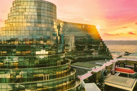 Okada Manila Отели рядом с достопримечательностью «Arista Place»