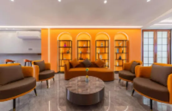 羅曼·假日（汕頭小公園中山紀念亭店） 鄰近皇后酒樓舊址的酒店