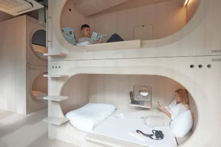 Kinn Capsule