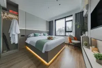 Norman Light Luxury Hotel