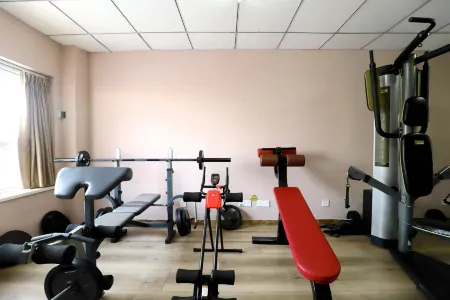 Yantai  Overseas Chinese boutique Hotel Отели рядом с достопримечательностью «Yantai Natural Museum»