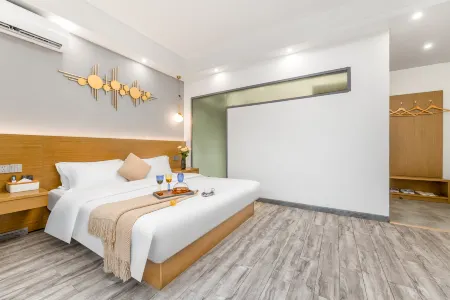 Linshan · Light Luxury Beauty Hotel (Yangshuo West Street Store)