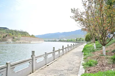 Fang County Jinyue Collection Hotel