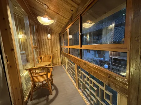 Dali Dongzhai Langshangxi Homestay Отели рядом с достопримечательностью «Dalicun»