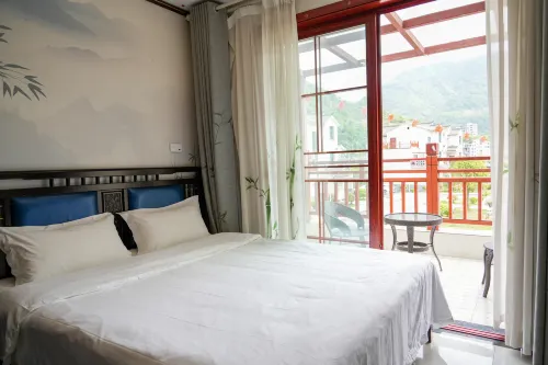 Lanhewan Villa Hotels in Langao