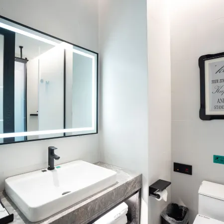 Xana Hotelle Hotel (Anshan Railway Station Huarun Wanxianghui)