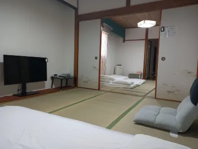 Lucky House Guest House Hotels in Taisho-ku