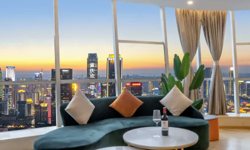 Meisu Tianqing High Altitude View Hotel (Chongqing Jiefangbei Hongya Cave)