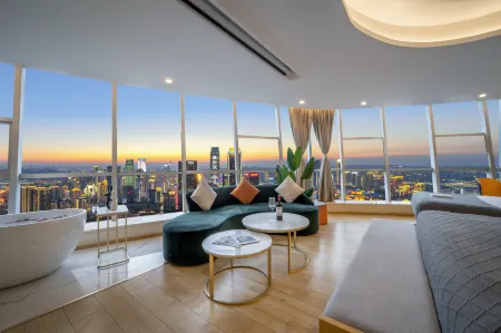 Meisu Tianqing High Altitude View Hotel (Chongqing Jiefangbei Hongya Cave) Отели рядом с достопримечательностью «Chongqing Jiaotong University Graduate Department»