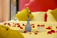 Hilton Art Hotel (Runfeng Plaza Store, Shangrao Wannian Pedestrian Street) Hotel a Wannian