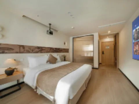 Chongqing Yanyu Hotel (Jiefangbei Pedestrian Street Hongyadong Branch) Hotels in Chongqing