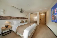 Chongqing Yanyu Hotel (Jiefangbei Pedestrian Street Hongyadong Branch)