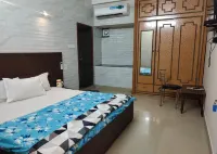 Hotel Purohit Sindhi Camp