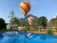 LARNG YAY  Riverview Resort Hotel - プール