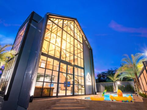 ทางเข้าชายหาดไจแอนท์พูลวิลล่า 6 ห้องนอน - VVH11.3