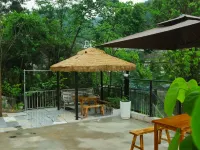 200 meters northwest of Tiansheng Bridge, Group 2, Pingshan Village, China/Hubei/Hefeng/Pingshan Hotels in Hefeng