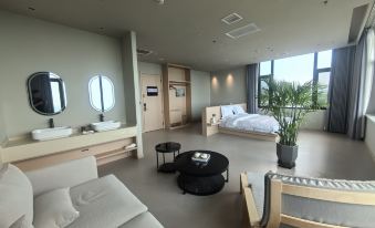 LUQUAN MOUNTAIN HOSTEL