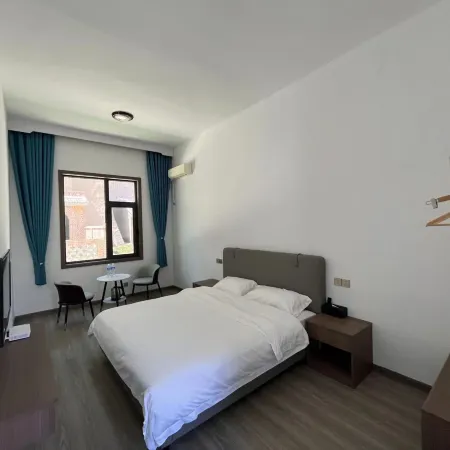 Yehe Hotel Homestay