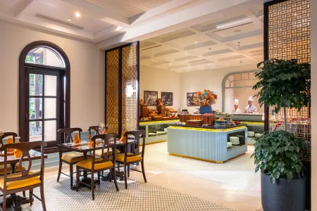 Little Residence. A Boutique Hotel & Spa Отели в г. Хой-Ан