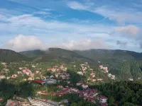 Lushan Tianhai Baitang Hotel(Guling Street Cableway Station Store) Hotels in Lushan City