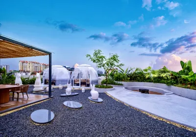 March Hotel