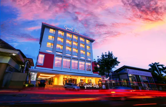 祖瑞瑪麗奧勃洛大酒店