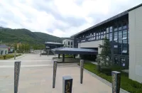 Fenghuo Grand Hotel (Xifeng Concentration Camp Memorial Hall) Các khách sạn gần Xifeng Passenger Transport Terminal