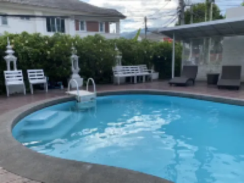 Anantaya Chiangmai Boutique Hotel ルンペーン寺周辺のホテル