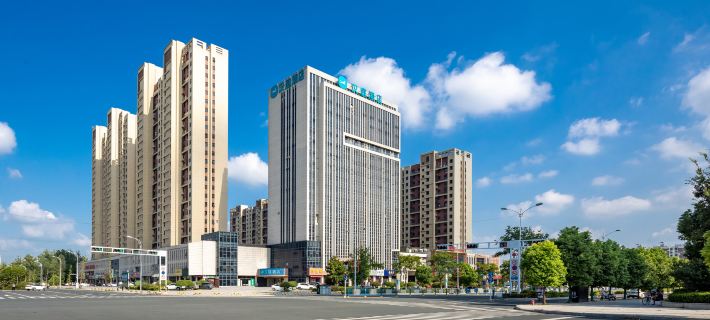HanTing Hotel (Xinyang Luoshan Stadium) Ξενοδοχεία στην πόλη Λουοσάν