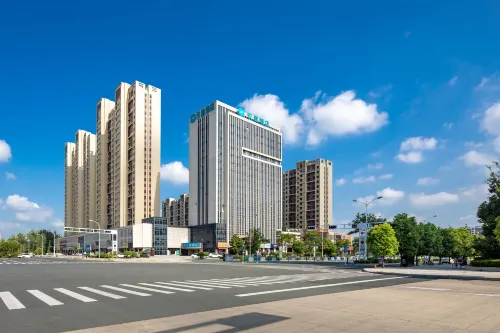 HanTing Hotel (Xinyang Luoshan Stadium)