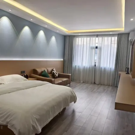 Yinxiang Boutique Hotel (Kaifeng Road) Отели рядом с достопримечательностью «Глобальный автомобильный пассажирский станция Ляо Ляо»
