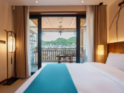 Phoenix Tea Words Listening to Rain River View Homestay (Phoenix Scenic Area Nanhuaqiao Branch) Hotels in Fenghuang County