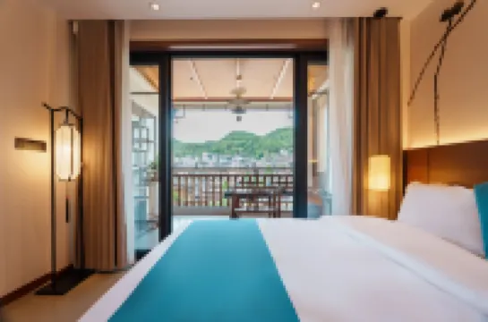 Phoenix Tea Words Listening to Rain River View Homestay (Phoenix Scenic Area Nanhuaqiao Branch) Hôtels à : 