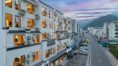 Huangshan  Songyue Hotel(South GateTransfer Center,Huangshan Scenic Area)