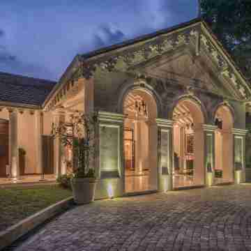 Residence on Park Street Hotel Exterior