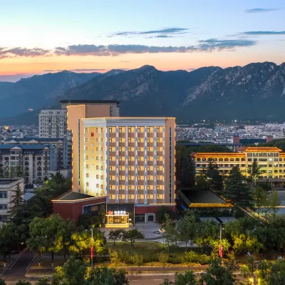 柏曼酒店（嵩山風景區少林大道店） 鄰近嵩山風景名勝區的酒店