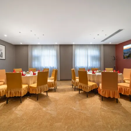 Borrman Hotel (Songshan Scenic Area Shaolin Avenue)